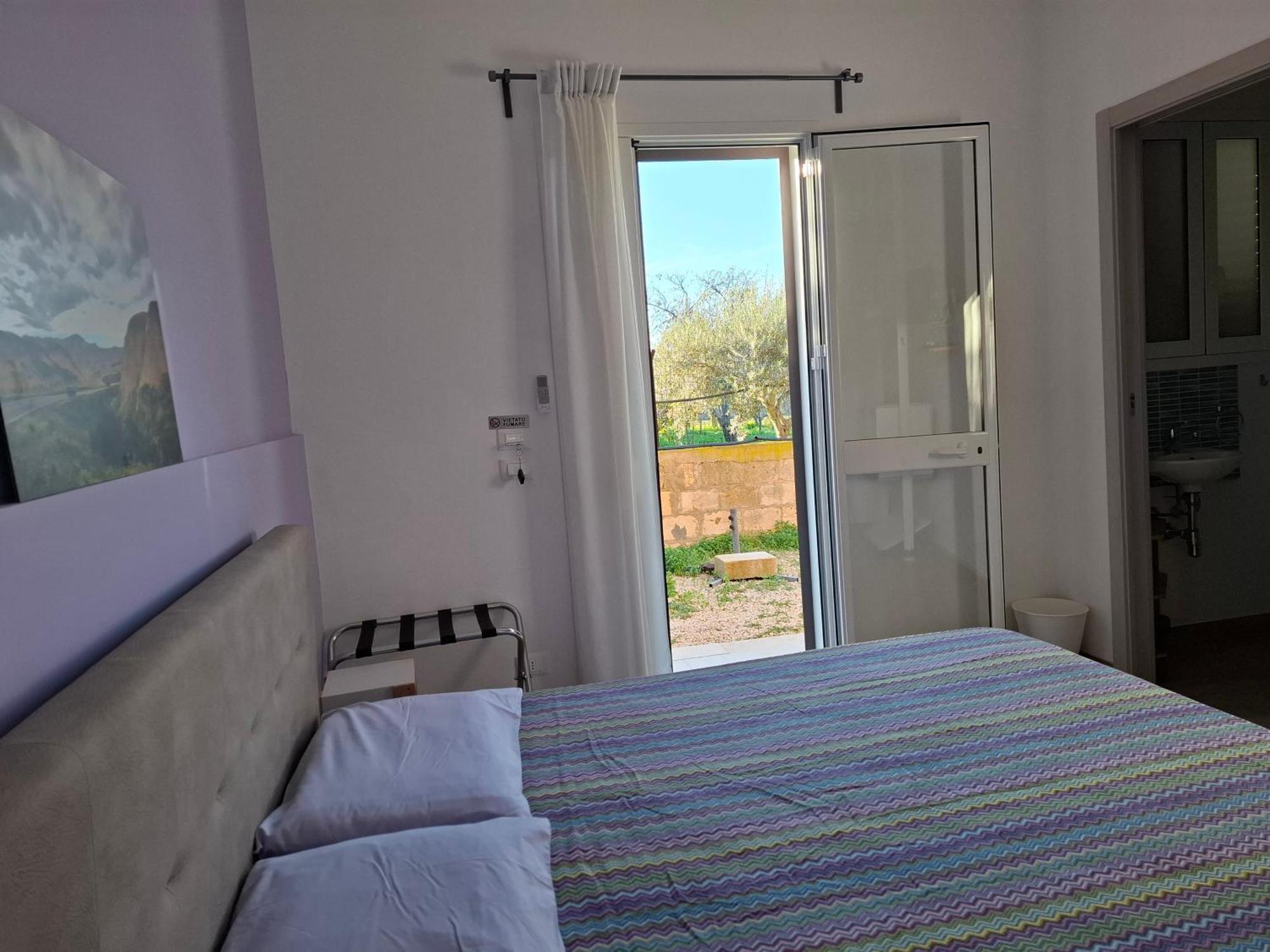 Turtle Island Apartments Santa Croce Camerina Rom bilde